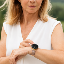 Lade das Bild in den Galerie-Viewer, LunaCare Vital- elegante Gesundheitsuhr für das Wohlbefinden von Frauen