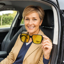 Lade das Bild in den Galerie-Viewer, OptiNight - Weniger Blendung. Mehr Sicherheit
